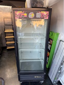 Refrigerator includes custom design