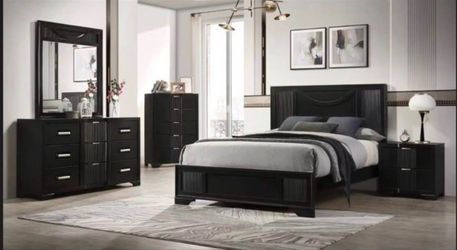 Brand new 4peice Queen black panel bedroom set