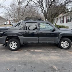 2004 CHEVY AVALANCHE 