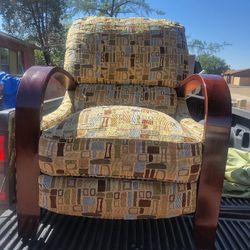 One Recliner Chair Clean No Smock, No Dogs  or Cats  $50