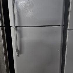 White Frigidaire Top Freezer Refrigerator 