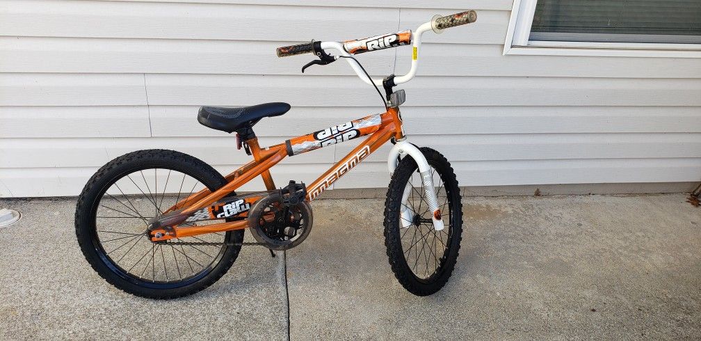 Dynacraft Magna 20-inch Bike, In Excellent Condition