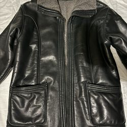 Pre-owned Women leather jacket size Xl regular  Pick up ⬆️ in Powder Springs Ga  30127  Asking price is $150.00