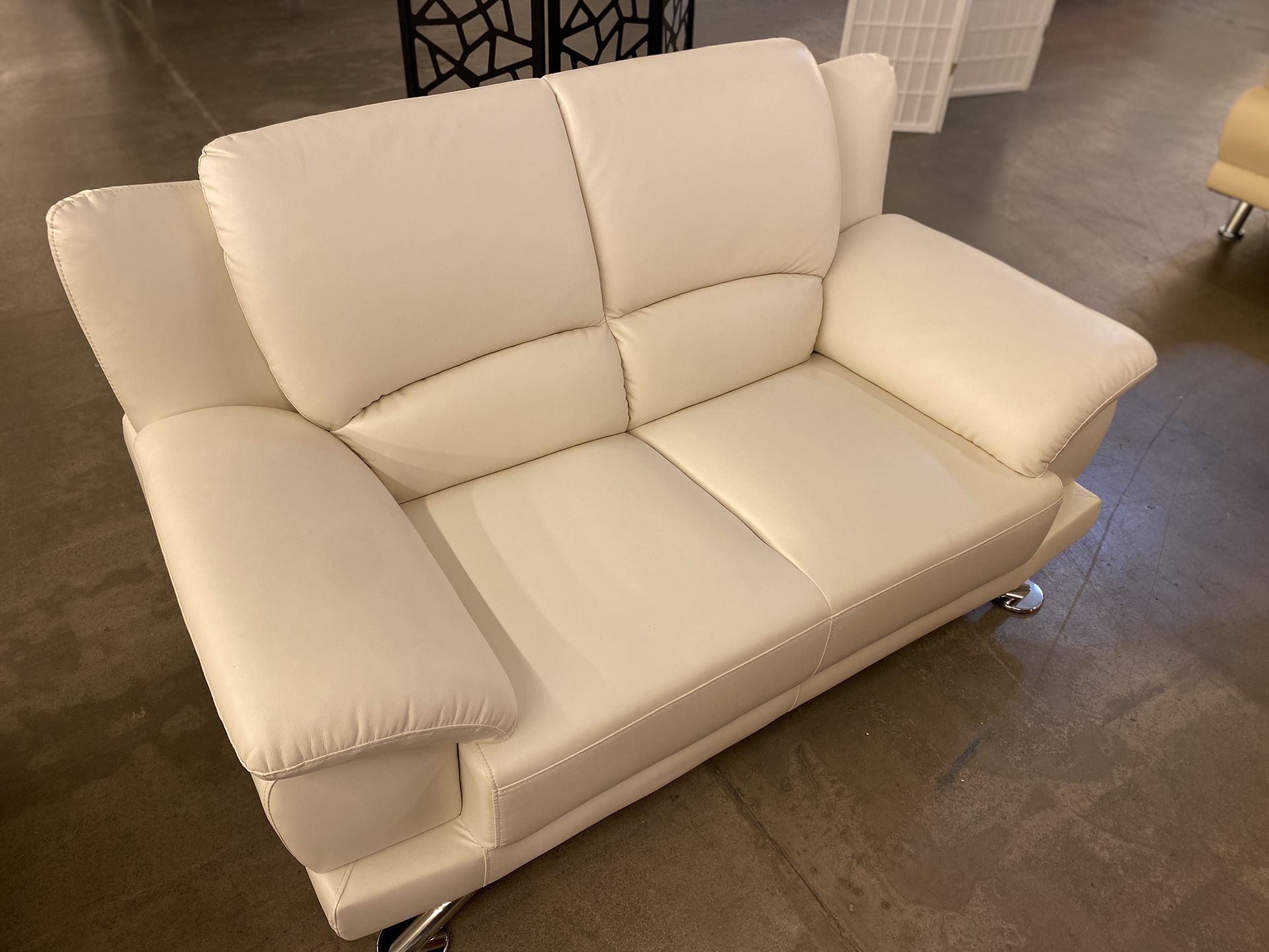 New  Full Leather Off White Loveseat 