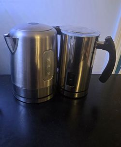 Stainless Steel Electric Kettle, Milk Frother and Looney Tunes Ceramic Mugs Set of 4