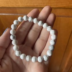 Howlite Crystal Bracelet & free confetti