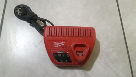 Milwaukee 12V Li-ion Charger