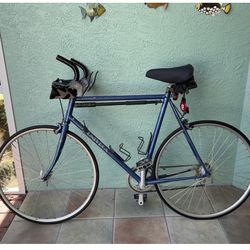 Universal Racer men’s bike