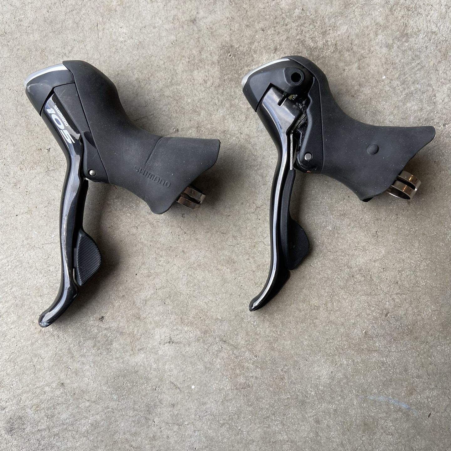 SHIMANO・ST-5600 Shimano ST-5600 STI Shifter and Brake levers 2x10 speed L+R