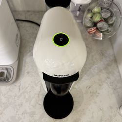 Nespresso Vertuo Plus Breville Nespresso VertuoPlus Coffee and Espresso Machine