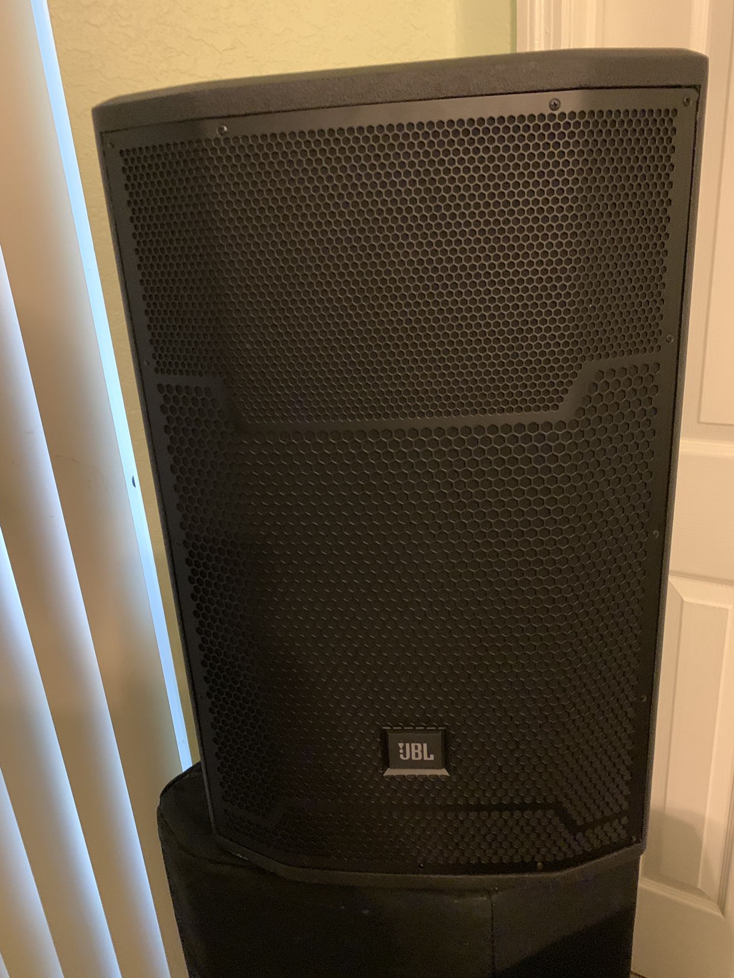 Like new JBL PRX715 speakers with stands and covers