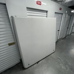 Tonneau Cover Was Used On 2009 Gmc Sierra Short Bed 5.5 Feet