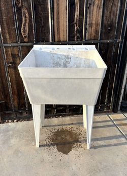 Florestone Outdoor/Garage Utility Sink