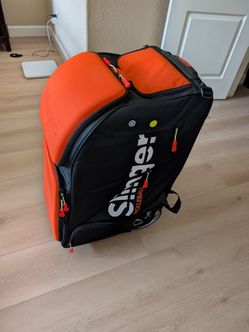 Slinger pickleball machine with Oscillator and remote. Like new.
