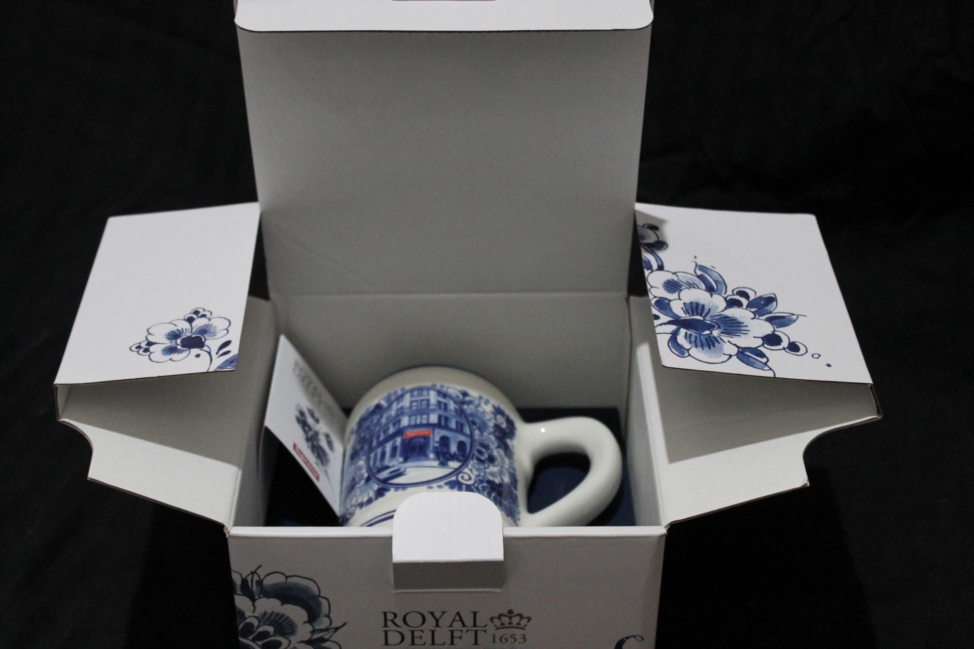 Supreme®/Royal Delft 190 Bowery Beer Mug Supreme x Royal Delft