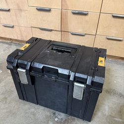 Dewalt Tough Box