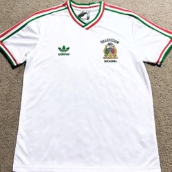 Mexico National Team Retro Soccer Jersey. 