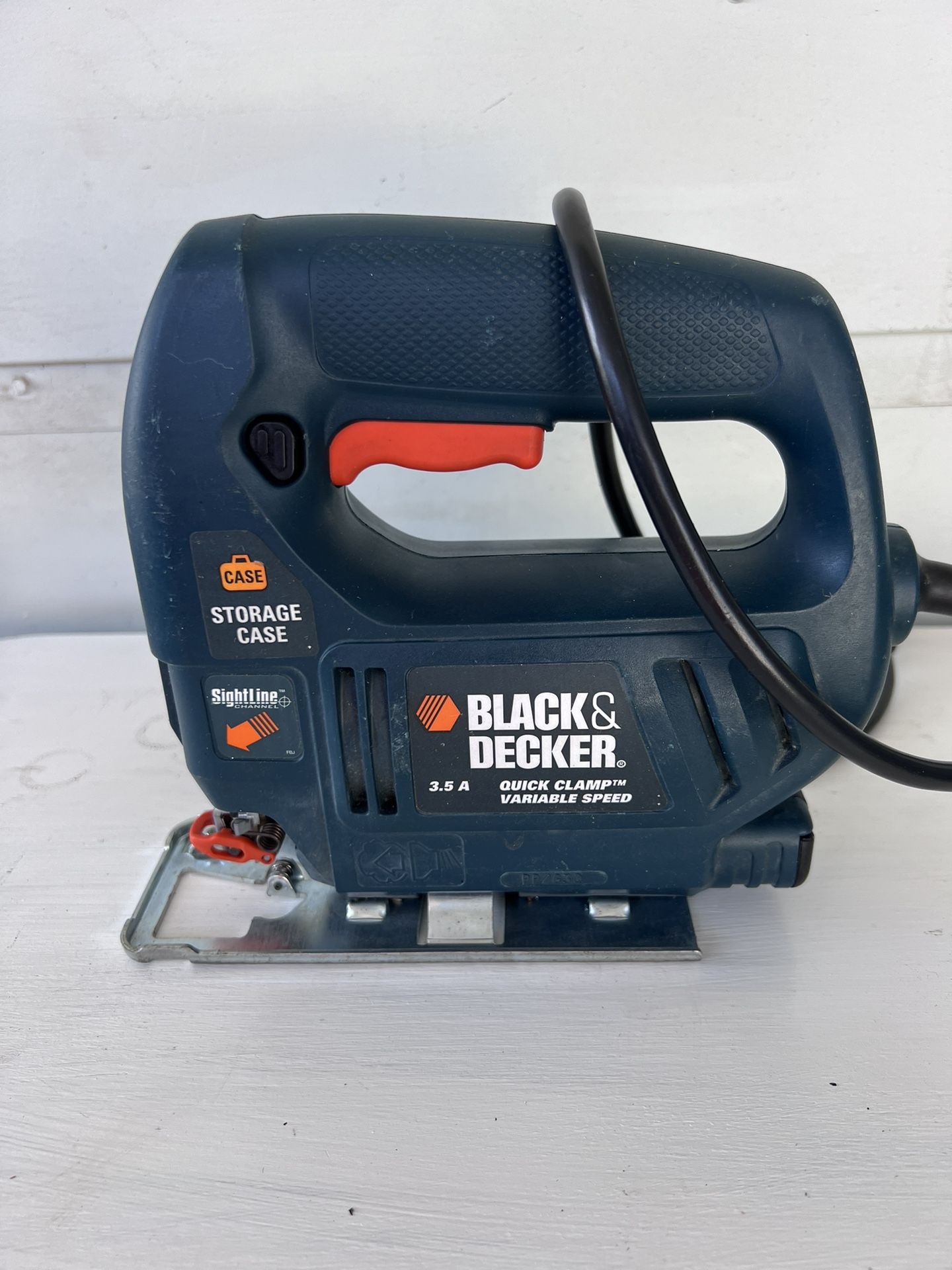 QUICK CLAMP VARIABLE SPEED JIG SAW 3.5A MODEL: JS300 BLACK & DECKER
