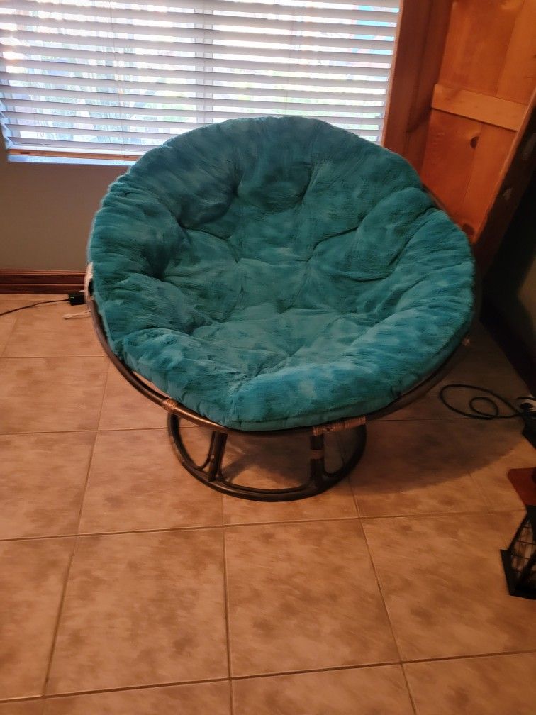 Oval Cozy Chair (Papasan chair and cushion)