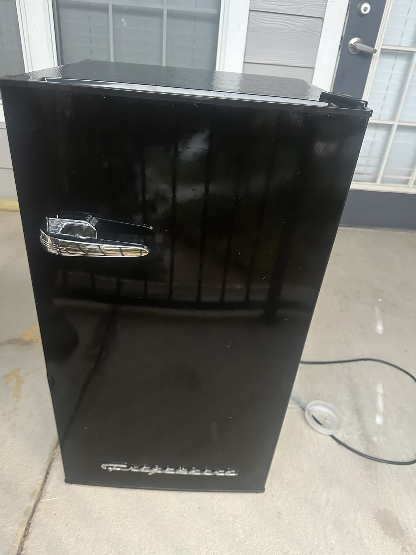 Frigidaire 3.2 Cu Ft Mini Fridge