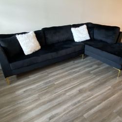 $5 Down Gorgeous Velvet Sectional