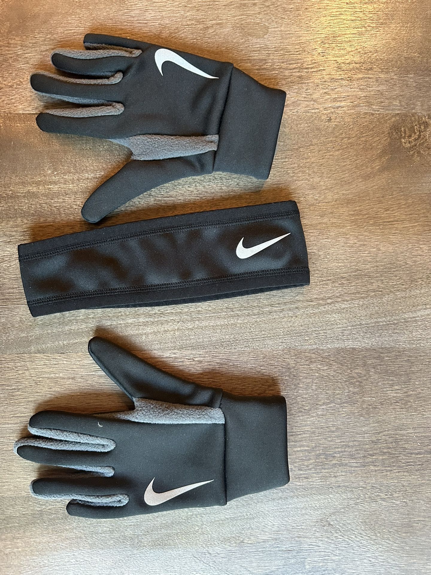 Gloves & band Nike