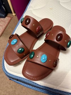 Women’s sandal 9