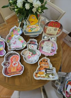 Wilton Character Cake Pans Lot