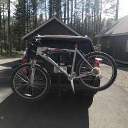 Thule Bike Rack - Hitch Mount (4 Bikes)