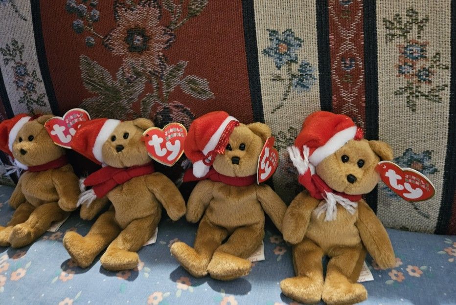 HOLIDAYS LOT OF 4 TY JINGLE BEANIES COLLECTION PLUSH TEDDY  BEAR  TOYS  
