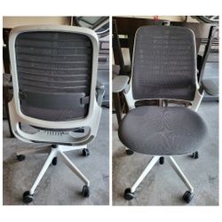 Desk Chair In Good Conditions 