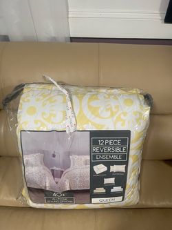 Selling A Brand New 12 Piece Queen Set