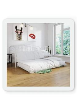 Daybed with Trundle, Mattresses and Bedding