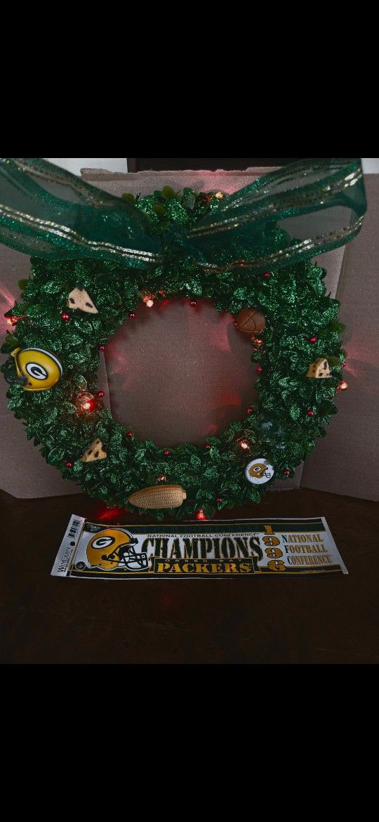HOLIDAY WREATH, NFL, GREEN BAY PACKERS, CUSTOM LIGHTS ADDED (LED) & SUPER BOWL CHAMPIONS XXXI, STICKER, FIRM.