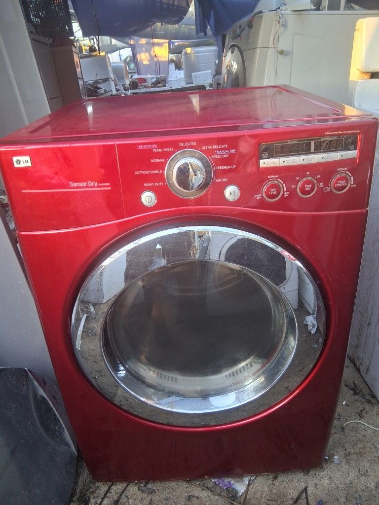 LG Gas Dryer King Size Capacity And Heavy Duty Works Exelent