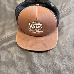 Vans Adult Size Hat Great Condition. Will hold with Venmo or if you’re on your way.