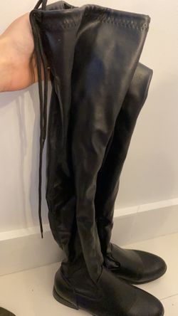 Women black boots