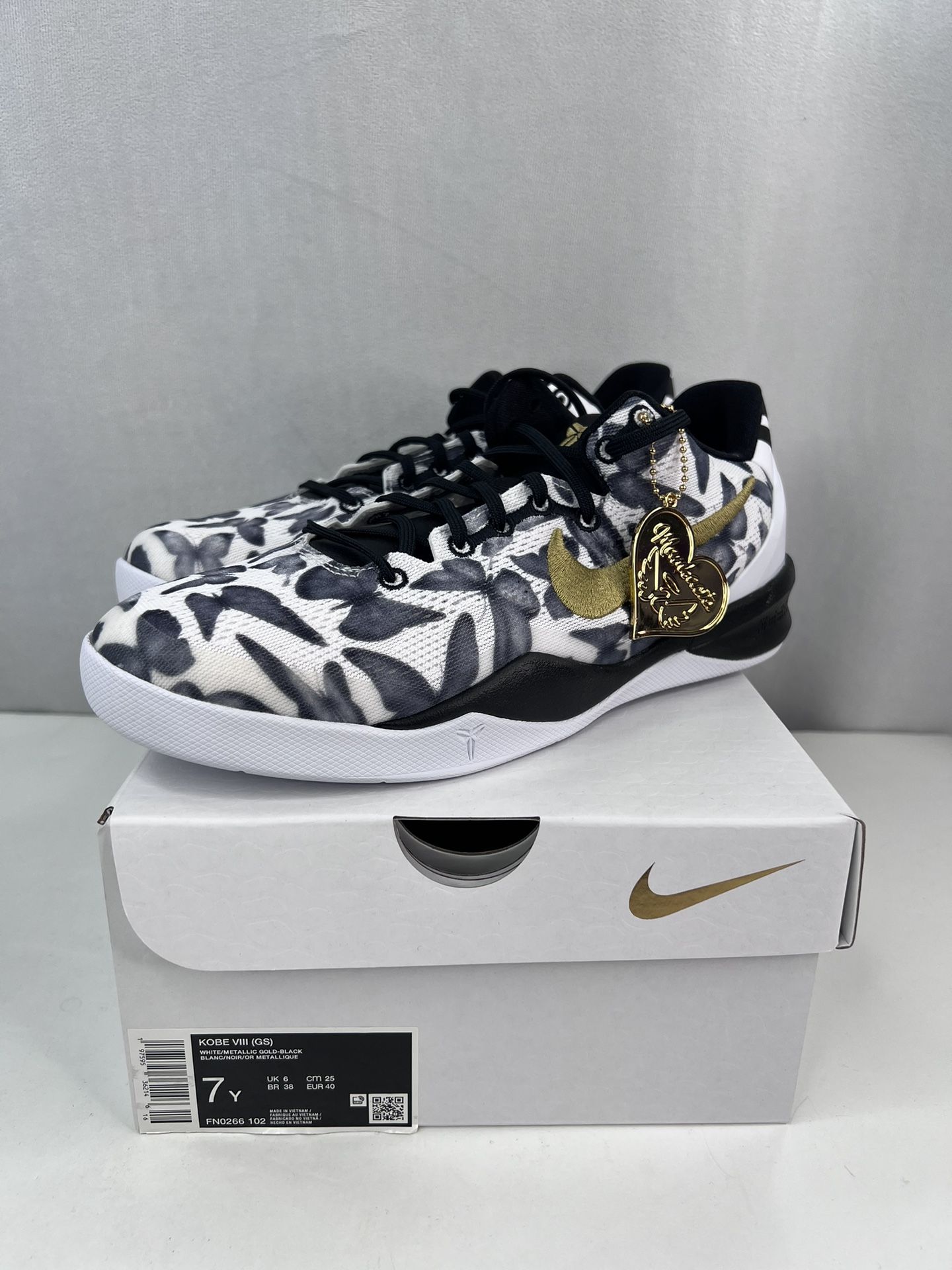Nike Kobe 8 Protro Mambacita GS Size 7Y