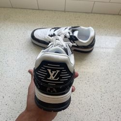 Louis Vuitton Skate Sneaker Mens LV Size 9.5 loui v