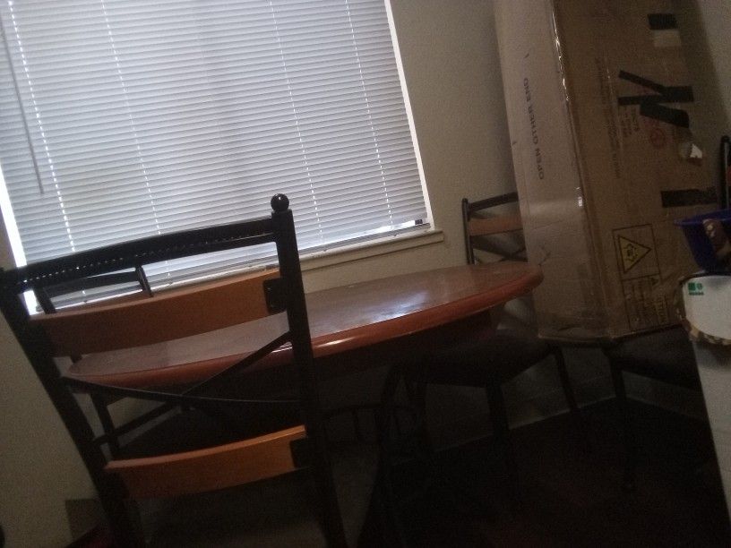 Kitchen/ Poker Table With Four Chairs 