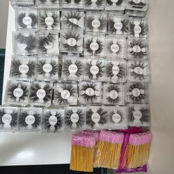 Storms Collection Eyelashes 100 Pair With Lash Brushes Great Condition