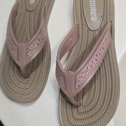 Sandals Size 7 ..... $8