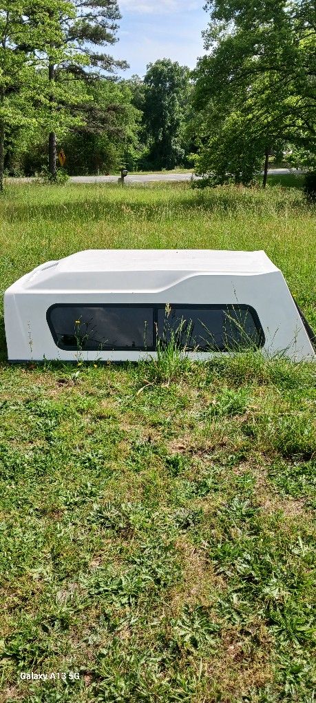 Fiber Glass Camper Shell 