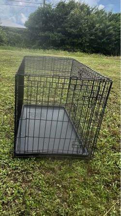36” Dog Crate / Kennel with Removable Tray – Great Condition