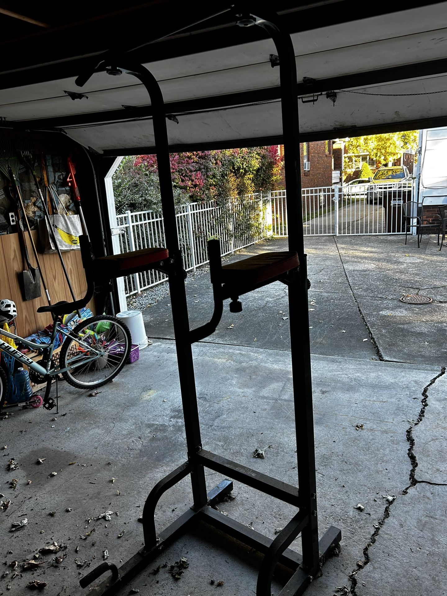 Pull-up Push Up And Dip Machine
