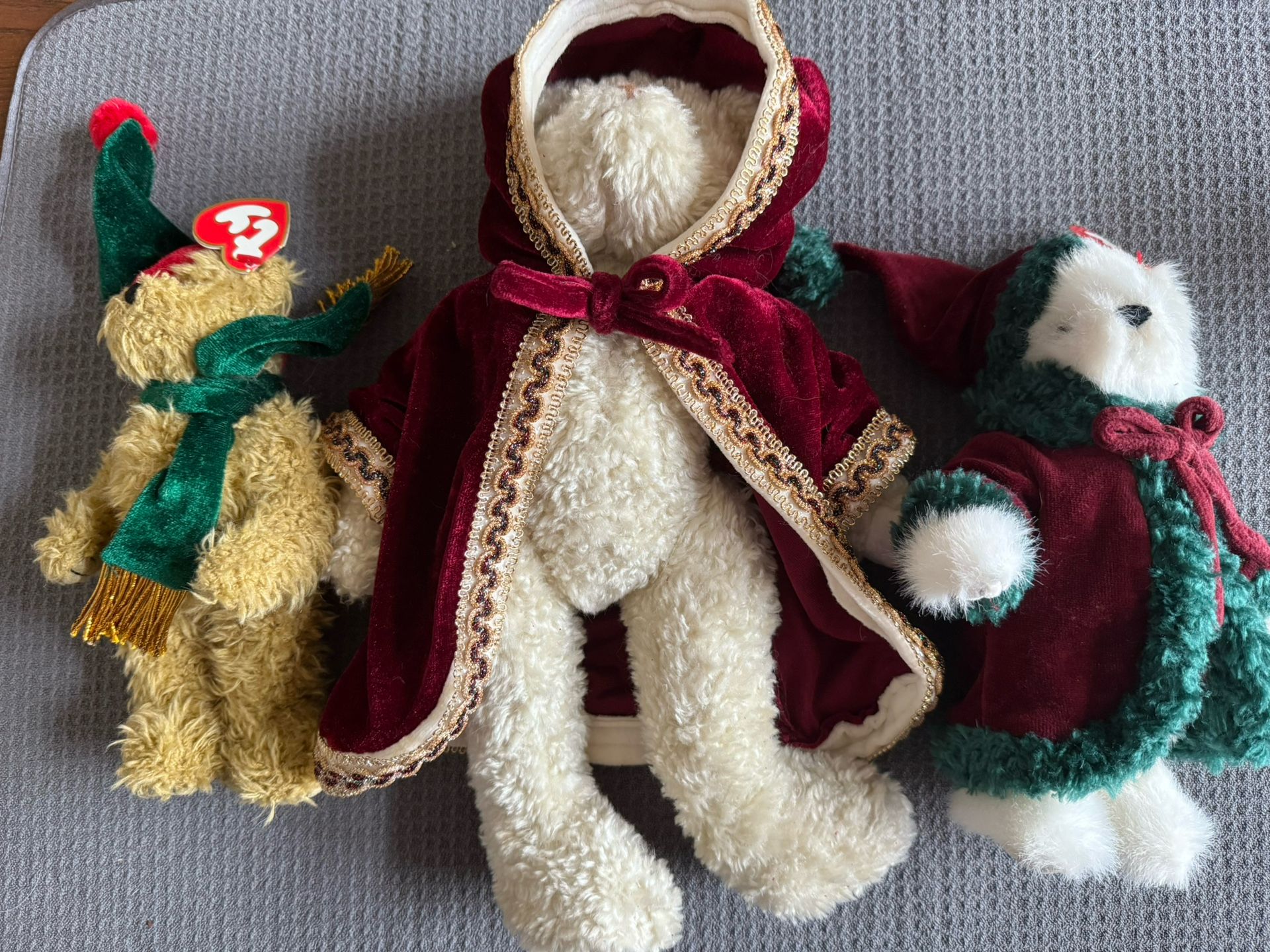 3 Vintage TY Attic treasurers Holiday Jointed bears
