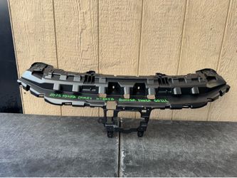 2025 TOYOTA CAMRY HYBRID BUMPER INNER GRILLE OEM USED