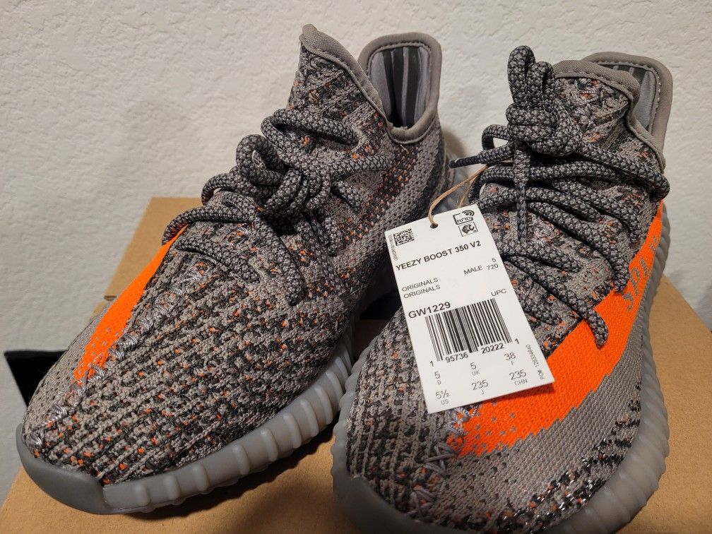 Yeezy Boost 350 V2 Beluga