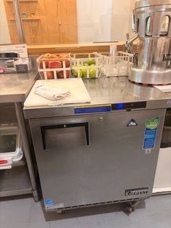 Commercial beverage fridge
