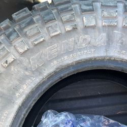 Kenda  35 in tire